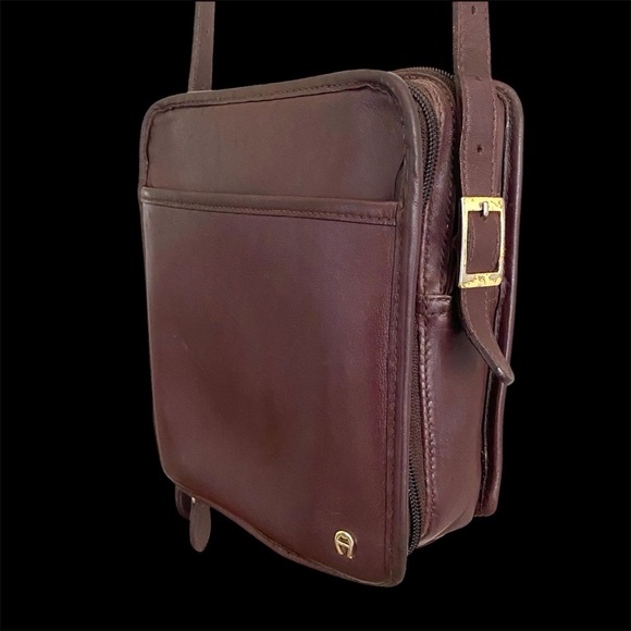 Stylish Etienne Aigner Brown Leather Shoulder Bag - Picture 3 of 11